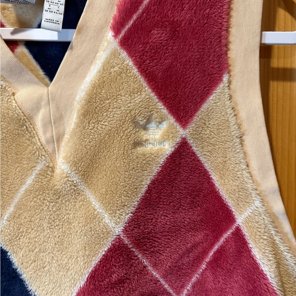 Adidas Originals Women's Argyle Fluffy Trefoil V-Neck Vest size 12-14 - Image 3