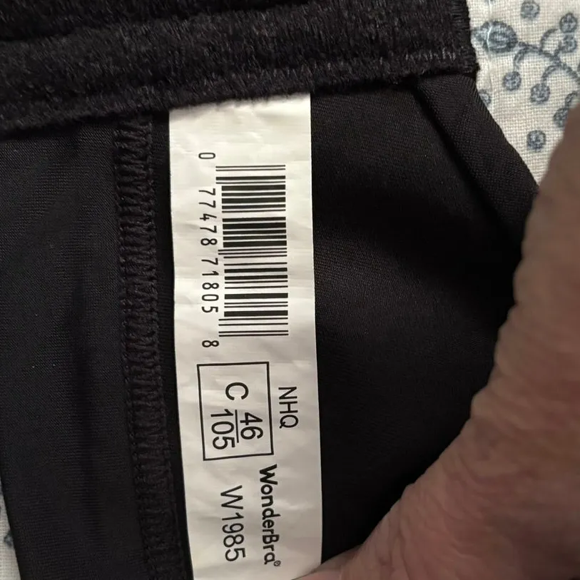 Wonderbra Plus Size 46C Back & Side Smoothing Wirefree Bra Black - Image 4