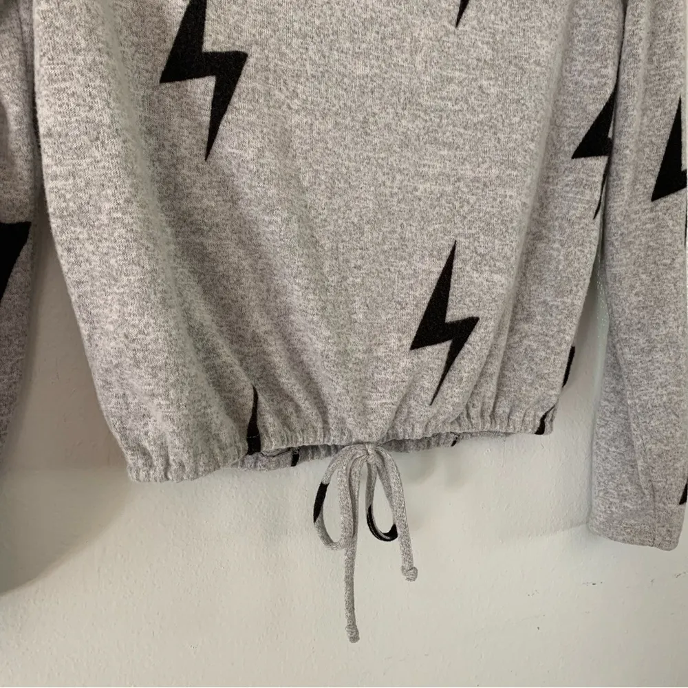 Liberty Love Cropped Gray Lightning Bolt Soft Turtle Neck Sweater Size S - Image 5