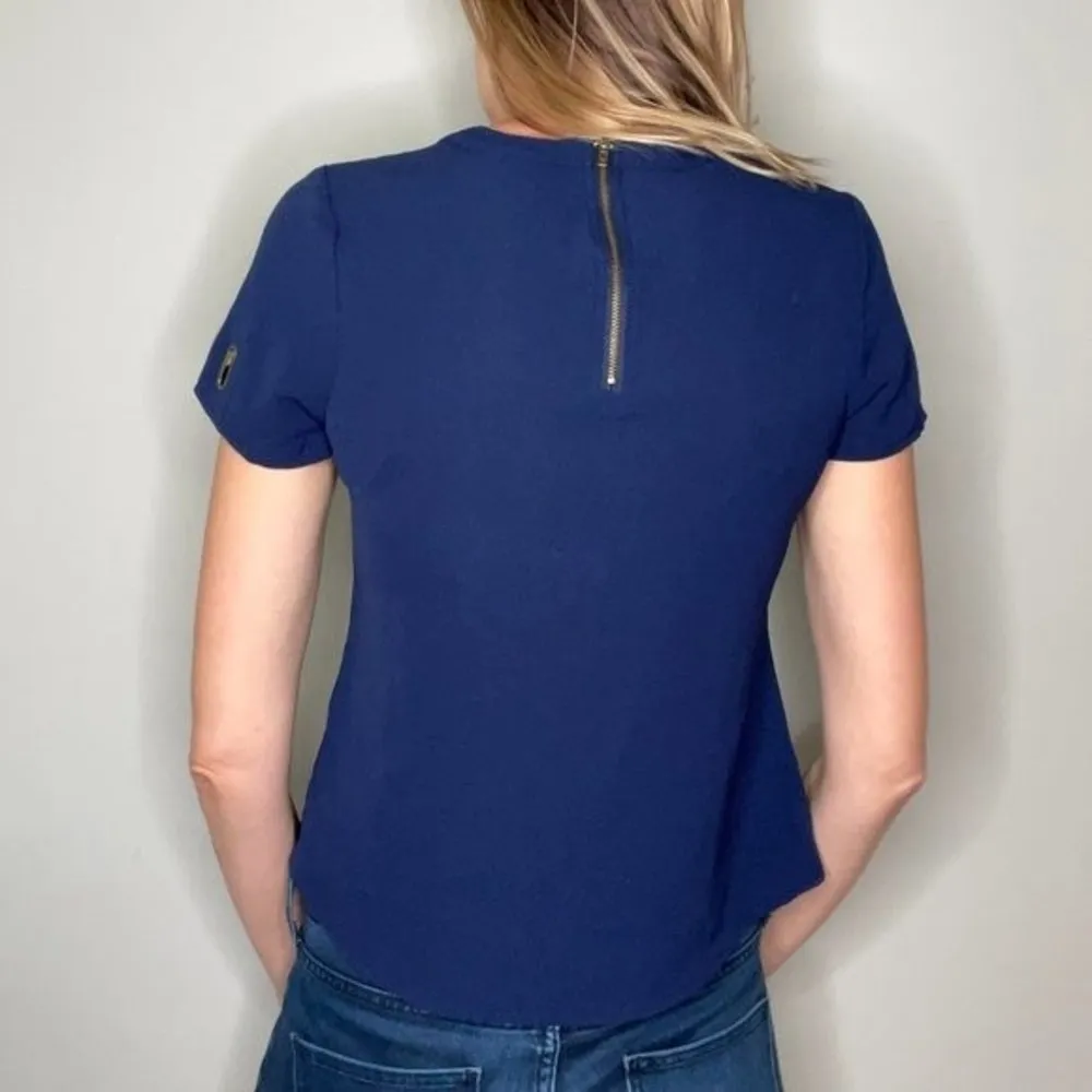 Mine Casual Short Sleeve Top Shirt Blouse Dark Navy Blue Brushed Gold S SM Small - Image 2