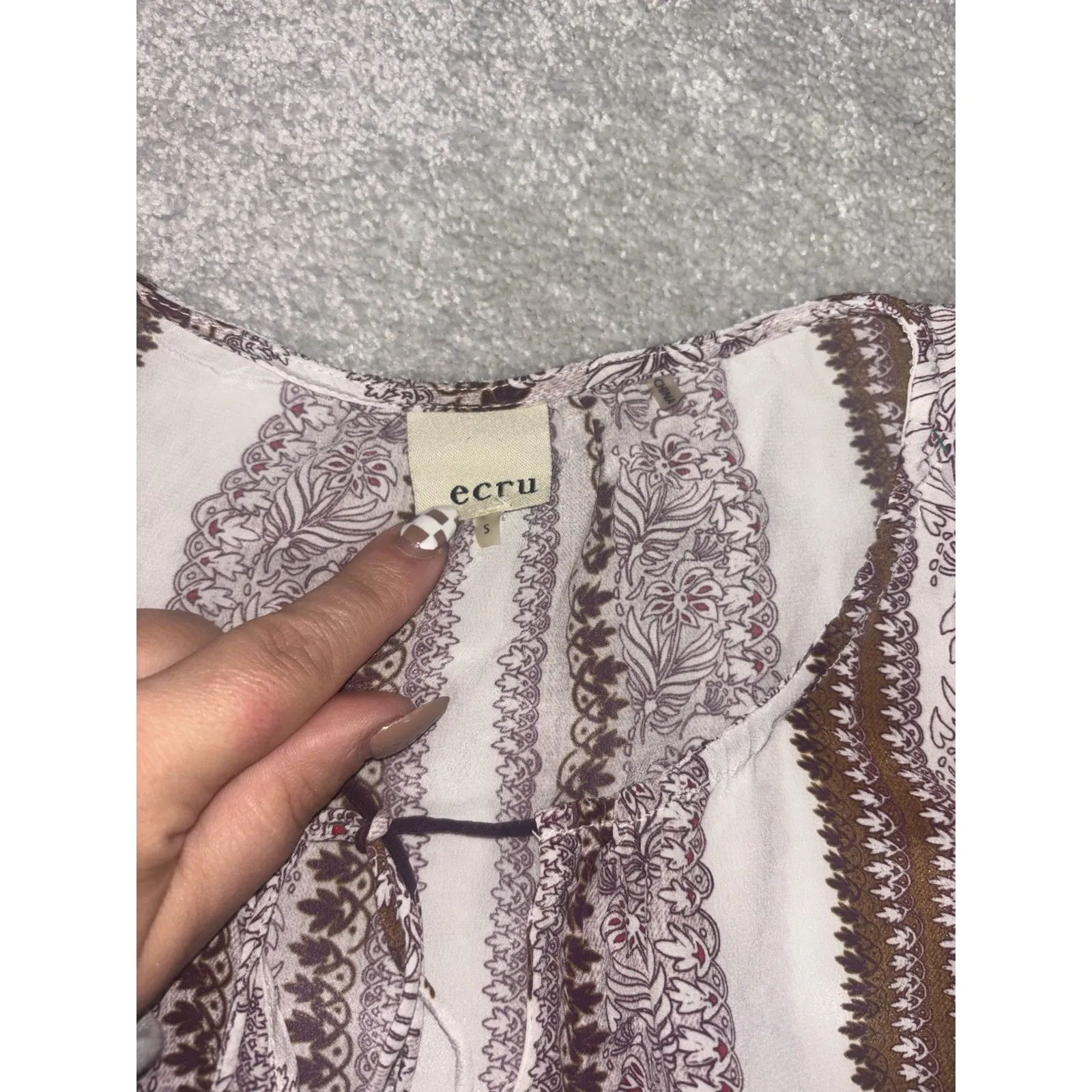 Ecru 100% Silk Cream Maroon Paisley Floral Long Sleeve Keyhole Blouse Size Small - Image 5