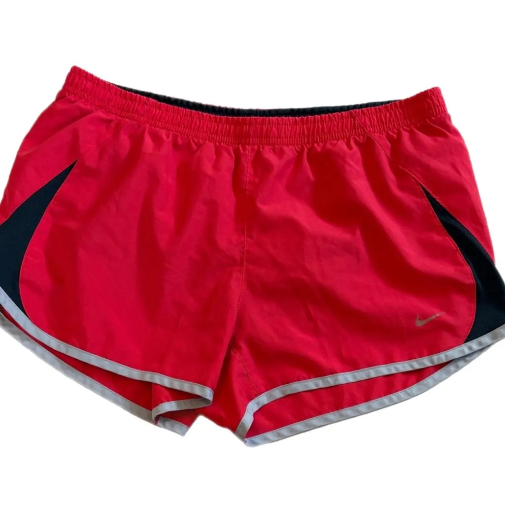 Nike Women's Bright Red/Pink Athletic Shorts - Image 3