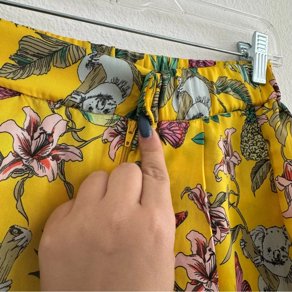 Zara High Waist Yellow Floral and Koala Print Shorts Size: XS - Image 4