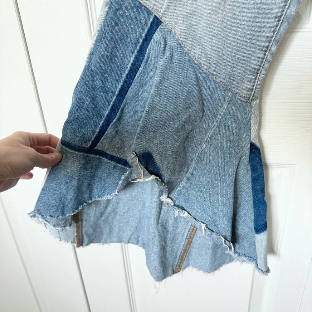 Urban Outfitters BDG Light Wash High Waisted Patchwork Flare Leg Jeans Size 31 - Image 4