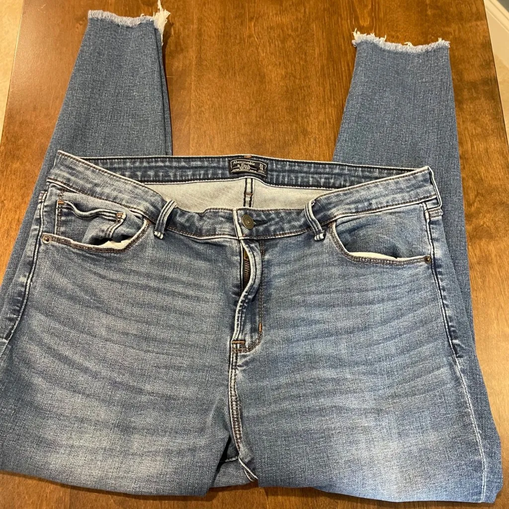 Abercrombie & Fitch Mid Rise Super Skinny Ankle Jeans Women's Size 16 SHORT - Image 6