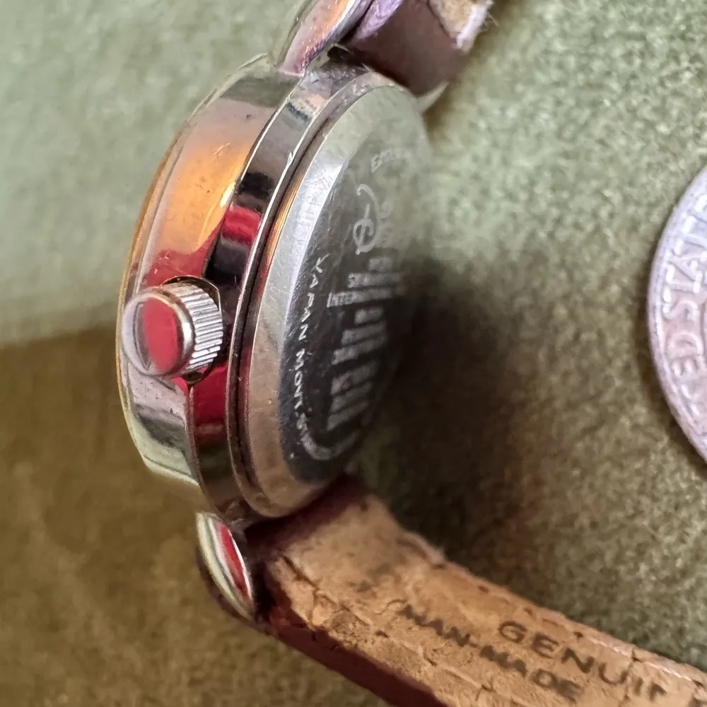 Disney  vintage Winnie the Pooh Timepiece with Burgundy Strap - Image 4