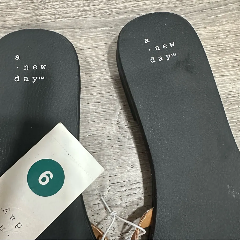 A New Day Women's Tan Strappy Sandals size 9 - Image 4