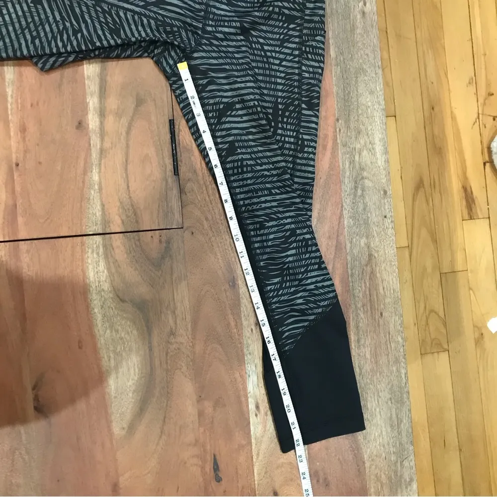 Lululemon Pace Rival Crop *Full-On Luxtreme
Stripe Play Slate Black / Black - Image 15