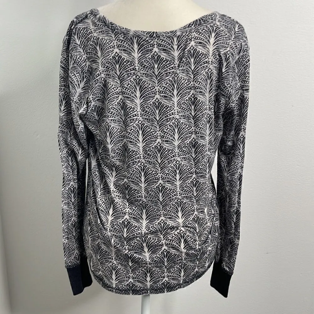 Aventura long sleeve shirt. Size Medium. Black - Image 3