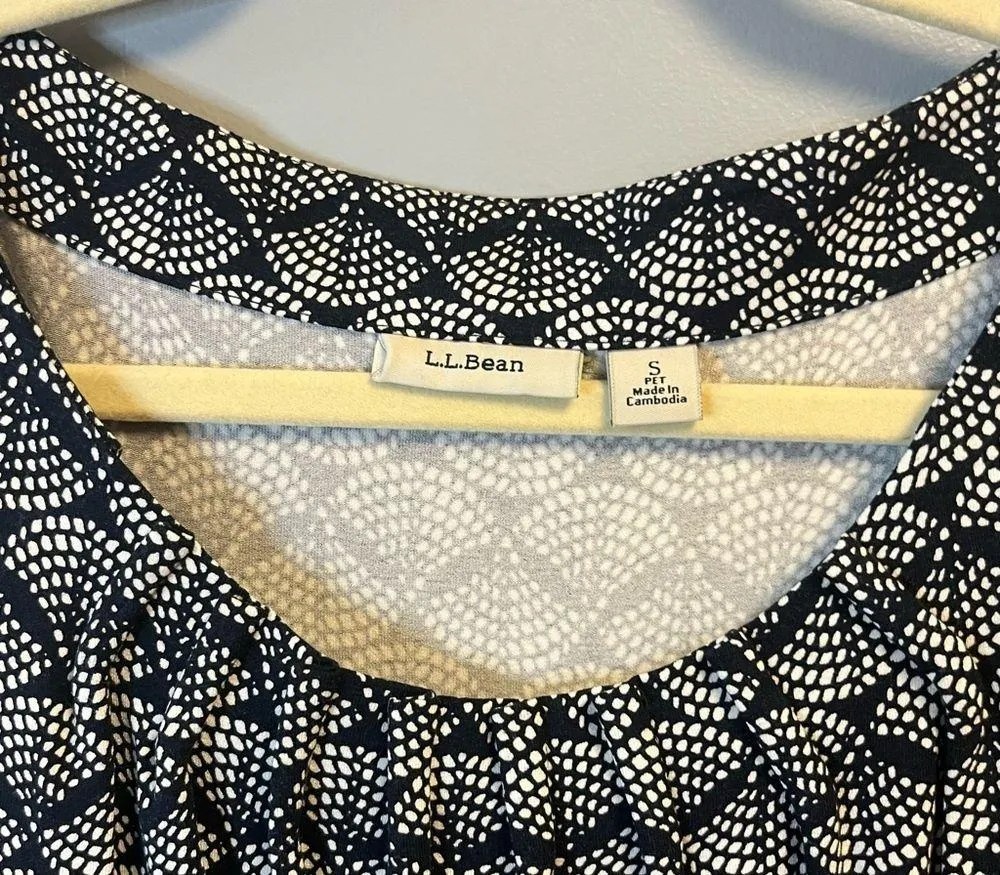 L.L. Bean Dress Navy Blue & White Geometric Pattern Smocked Waist Sz SP EUC - Image 4