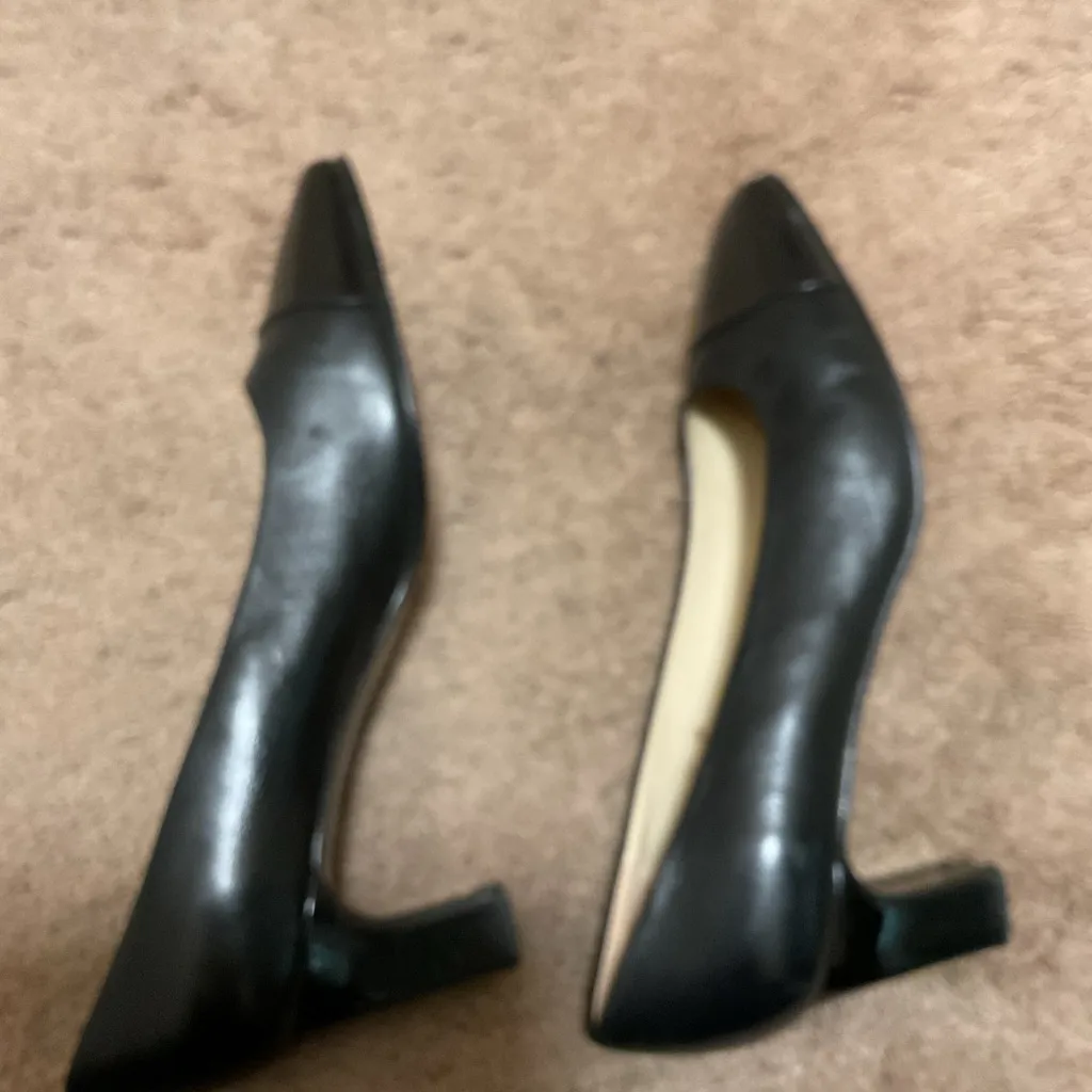 Etienne Aigner Black Leather/Patent Leather Strada Pump Size 9M - Image 4