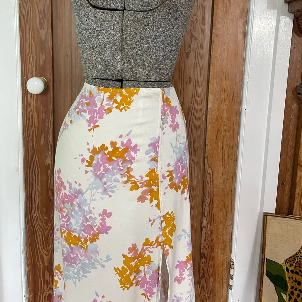 Olivaceous Maxi Floral High Slit Prairie Cottage Core Skirt - Size Medium - Image 12