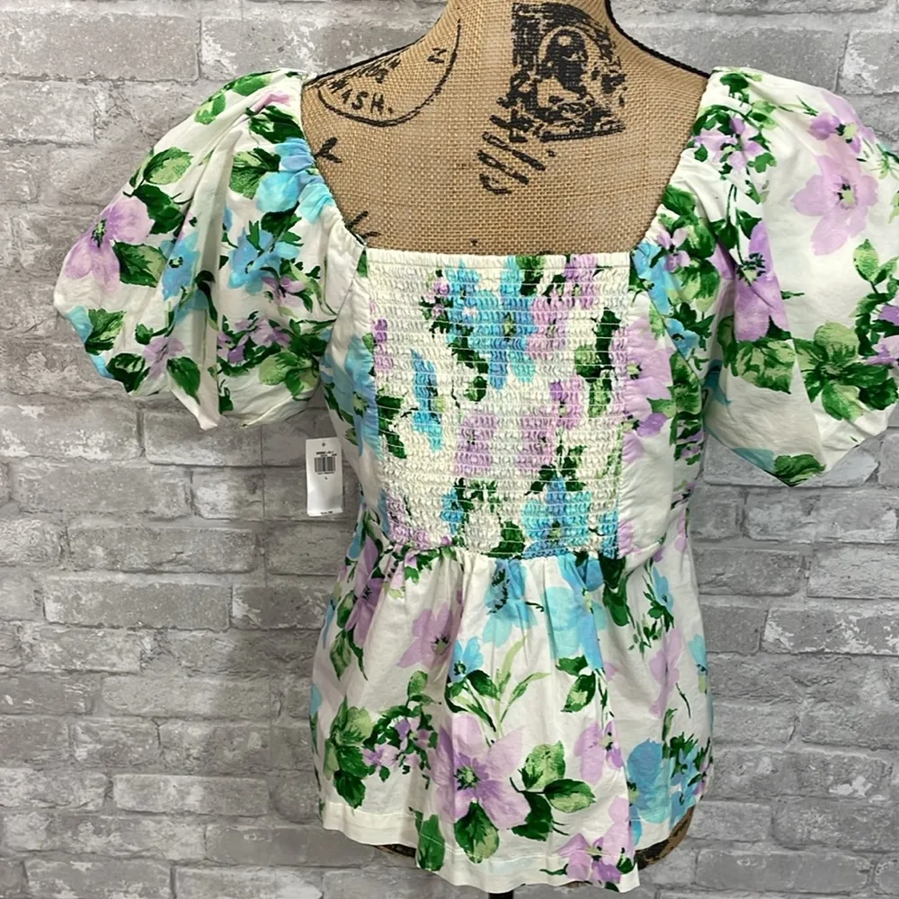 Old Navy Short Puff Sleeve Floral Top - Image 4