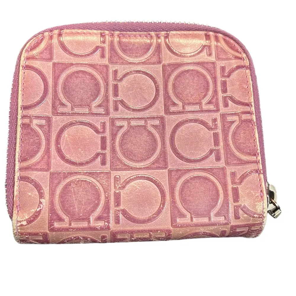 Salvatore Ferragamo Pink Wallet with Gold Accent - Image 2