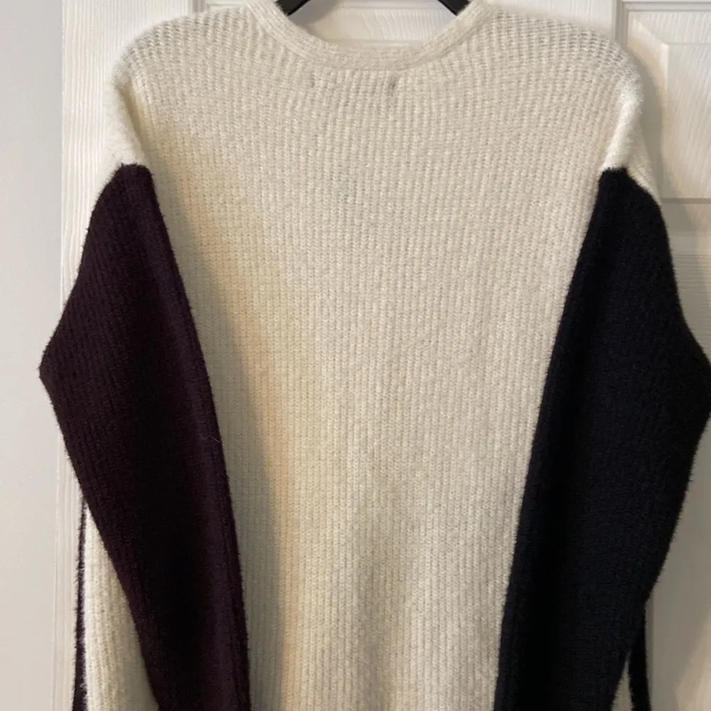Apt 9 brand new sweater size M it’s white black and purple color it’s very cute - Image 7