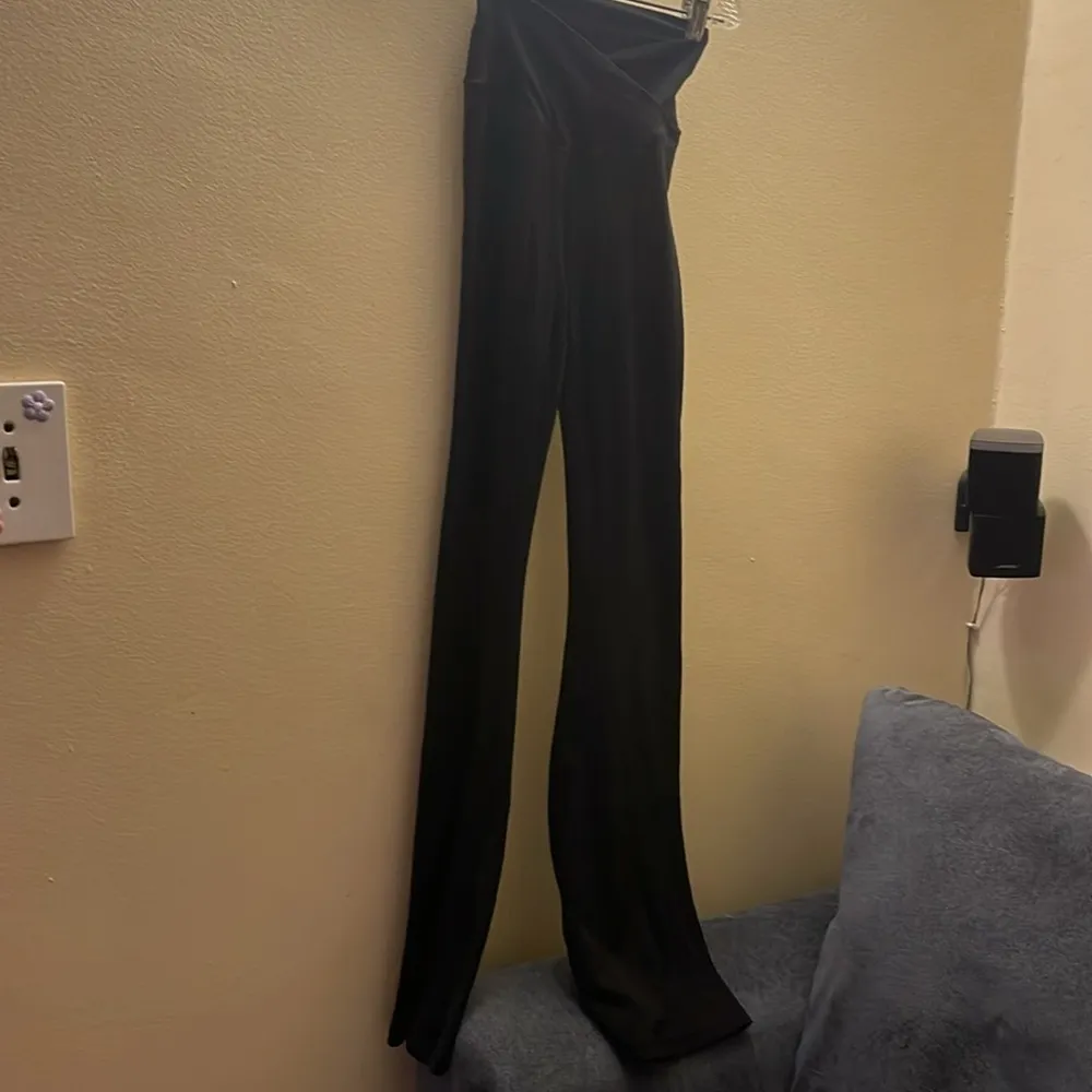 OFFLINE By Aerie Real Me High Rise Flare Legging - Size XS - Image 7