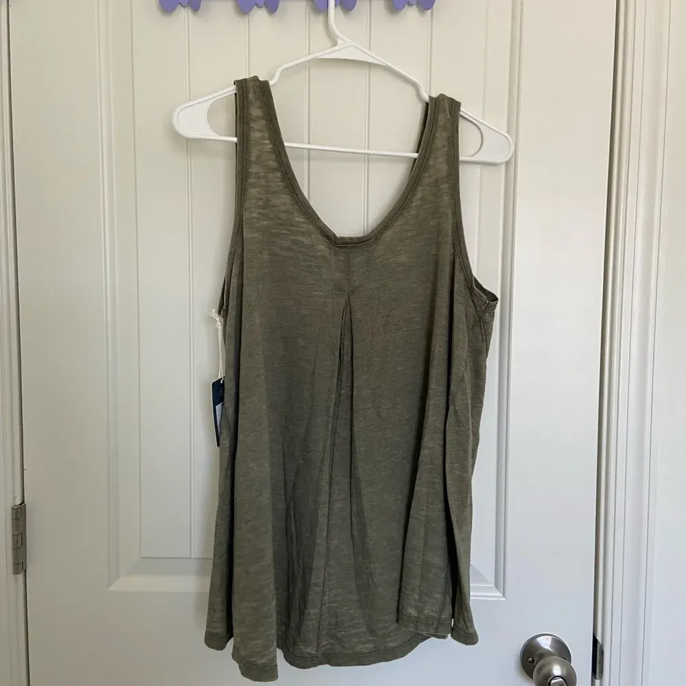 NWT‎ | Universal Thread women’s green loose fit tank top — medium - Image 6