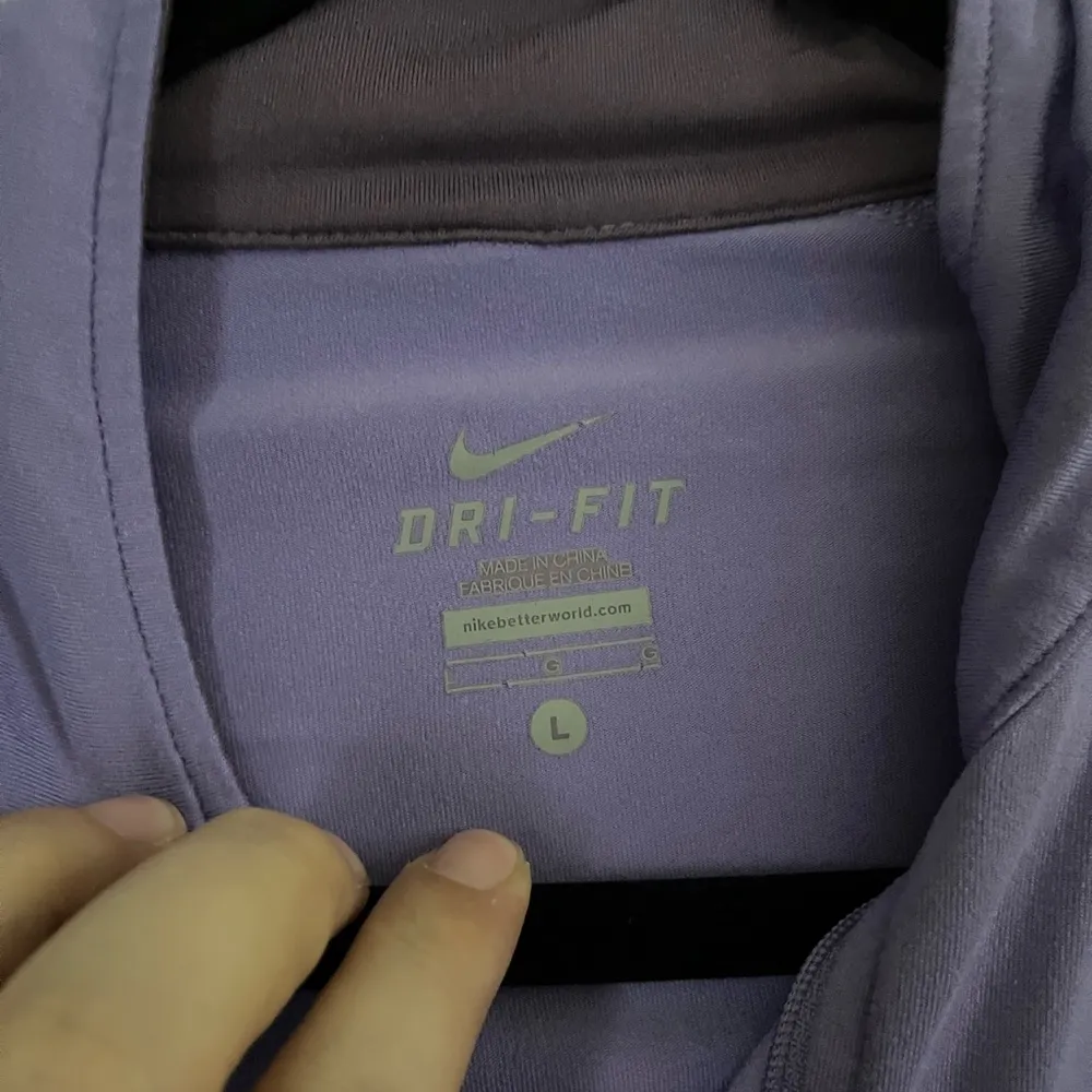 Nike Dri-Fit Running Long Sleeve 1/2 ZipTop in purple size large - Image 3