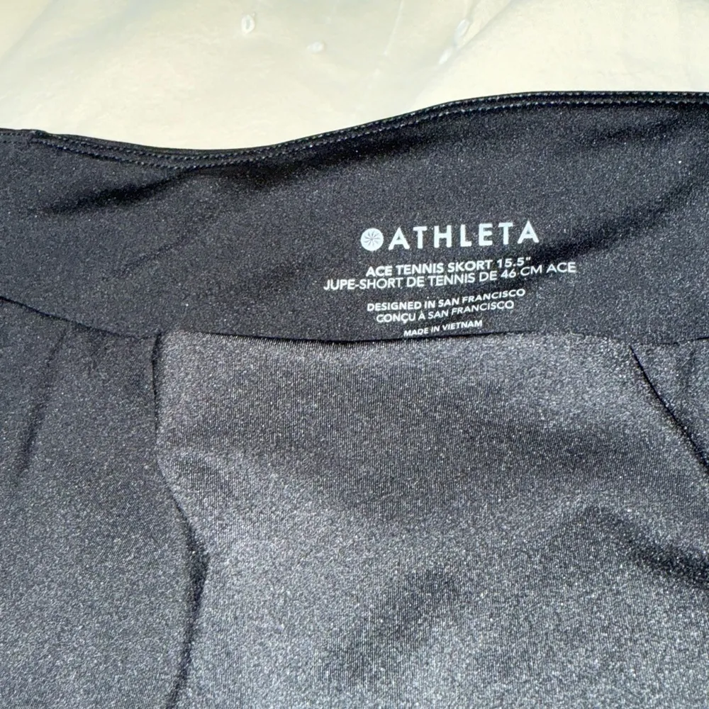 Athleta Black Skater Mini Skirt for Casual Wear - Image 3