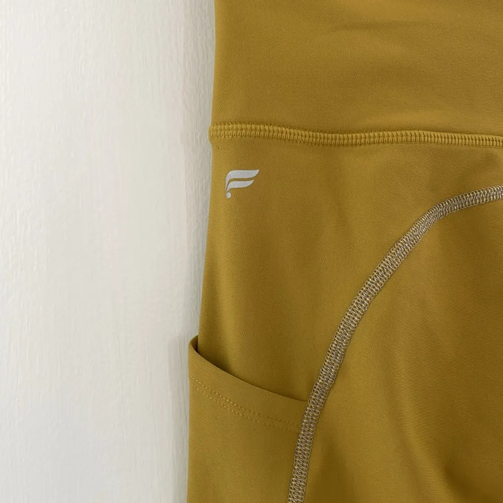 FABLETICS High-Waisted Cold Weather Reflective Pocket Legging Size S / 6 NWT - Image 12