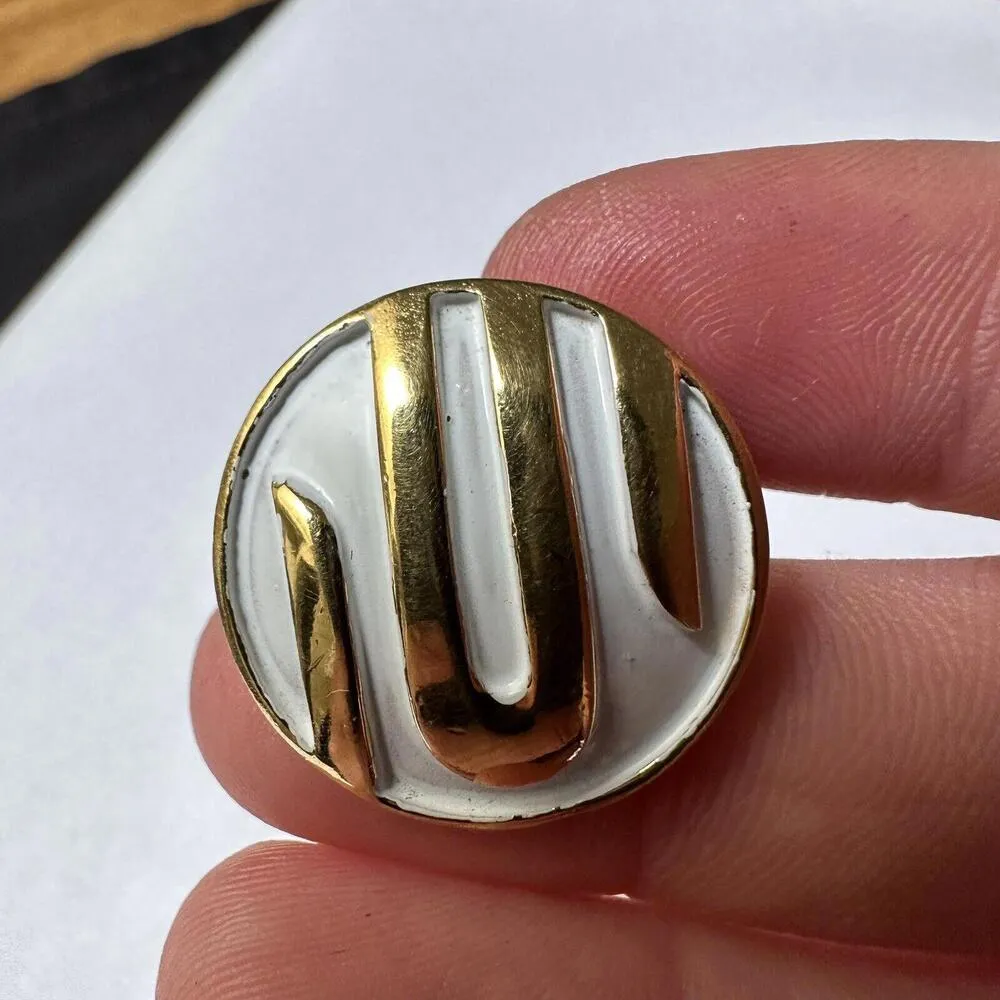 Vintage Crown Trifari White Enamel Gold  Tone Round Clip On Earrings Signed - Image 5