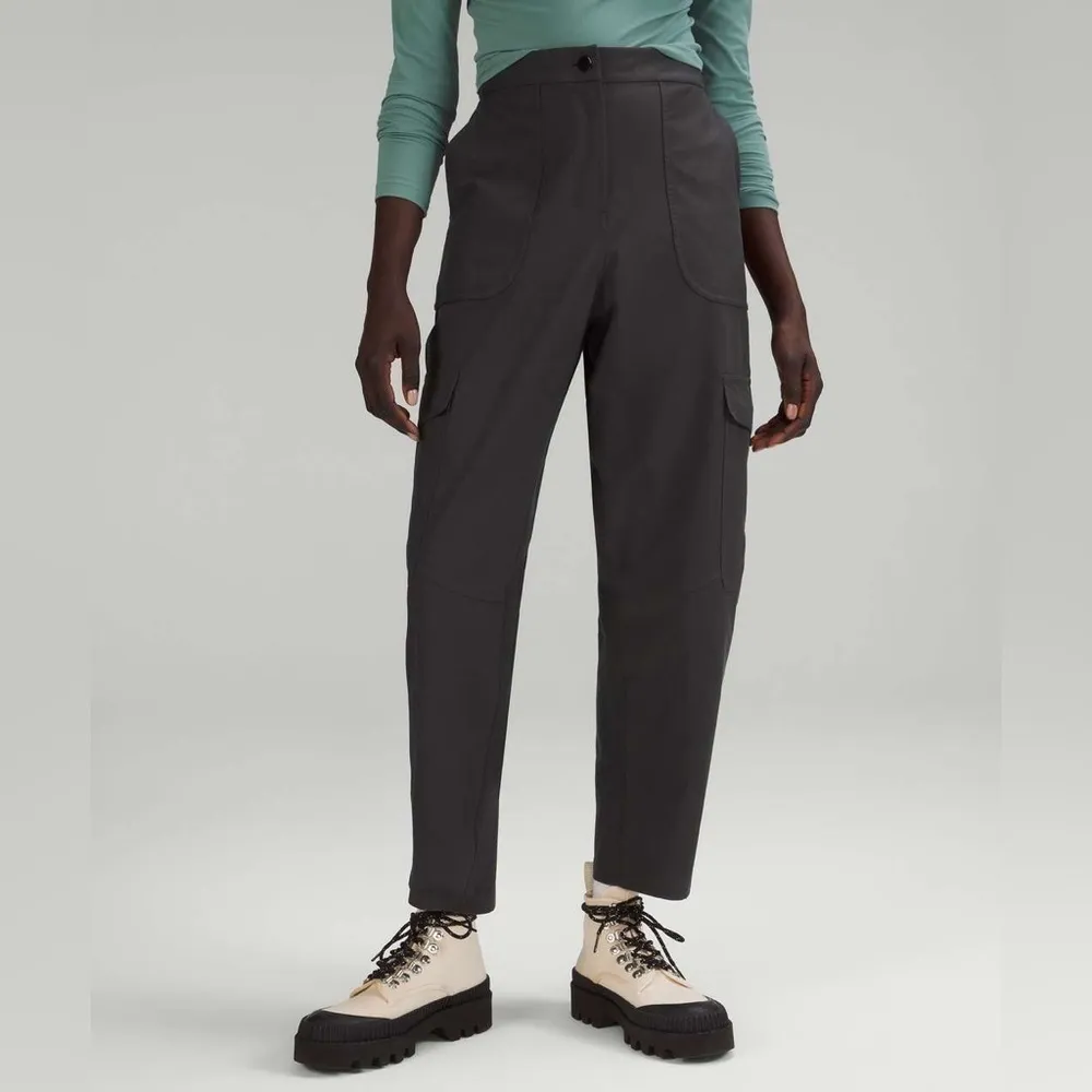 Lululemon Light Utilitech Cargo Pocket High-Rise Pant
Graphite Grey Size 27 - Image 2