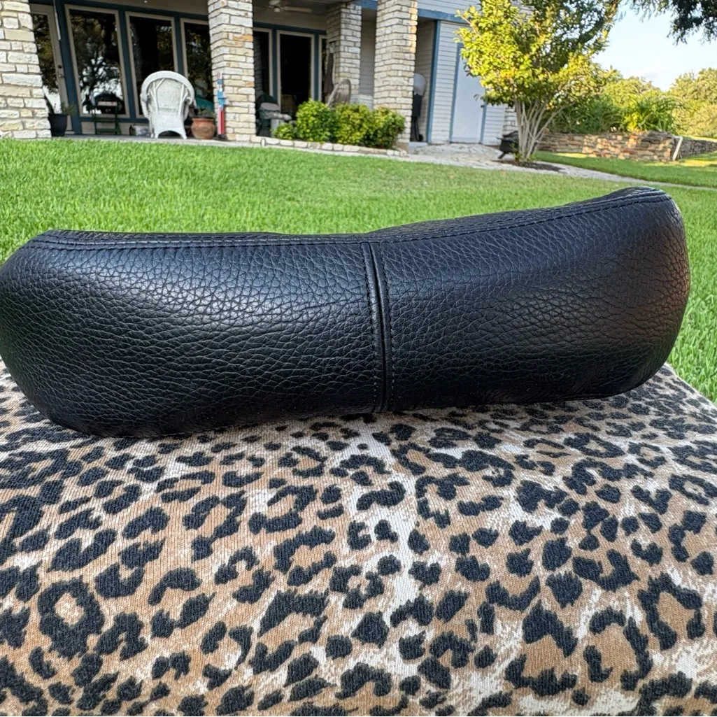 Brighton black leather shoulder / crossbody purse. Just GORGEOUS!! - Image 11