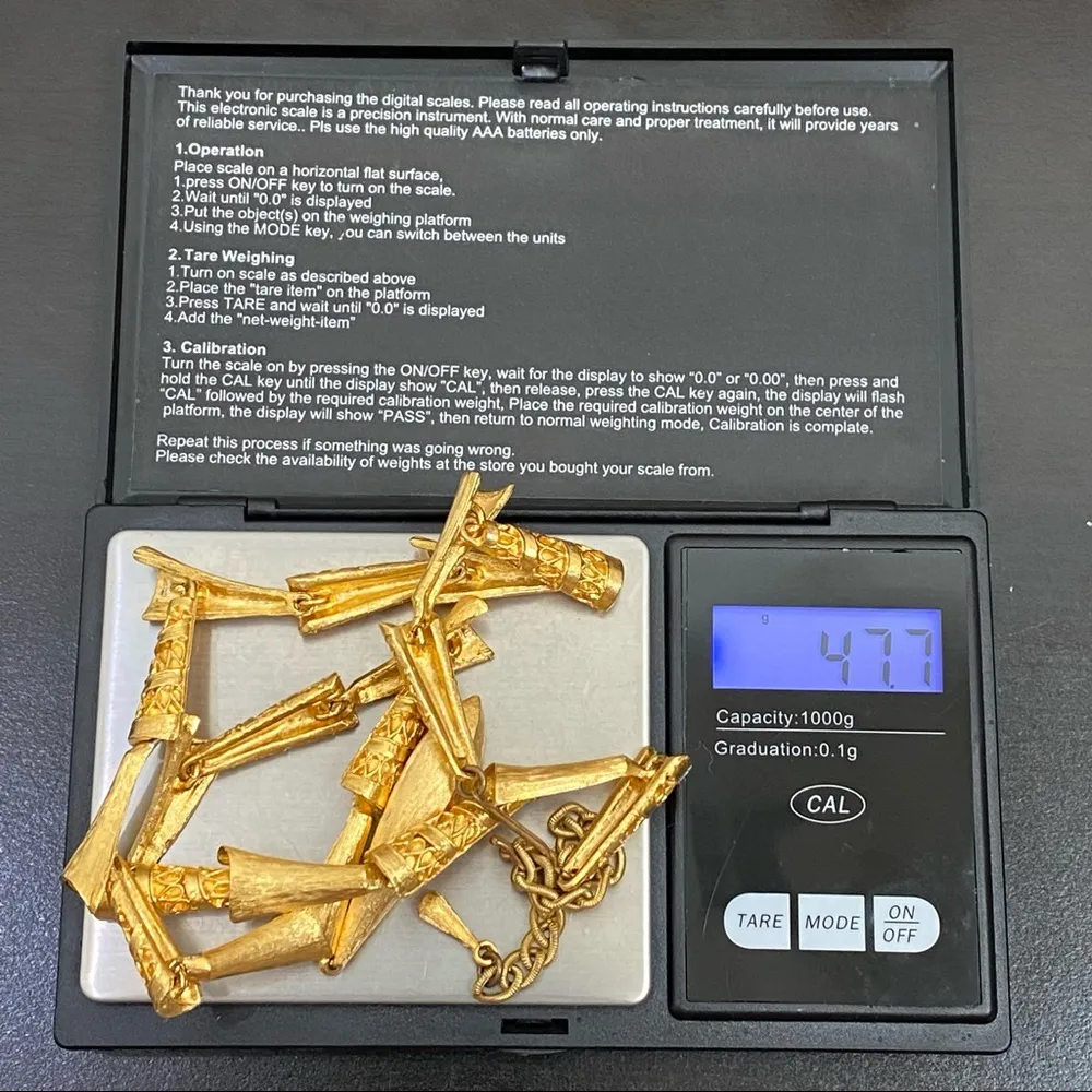 Unique Vintage Unsigned  Brushed Gold Cone-shaped Ornate Link Necklace - Image 4