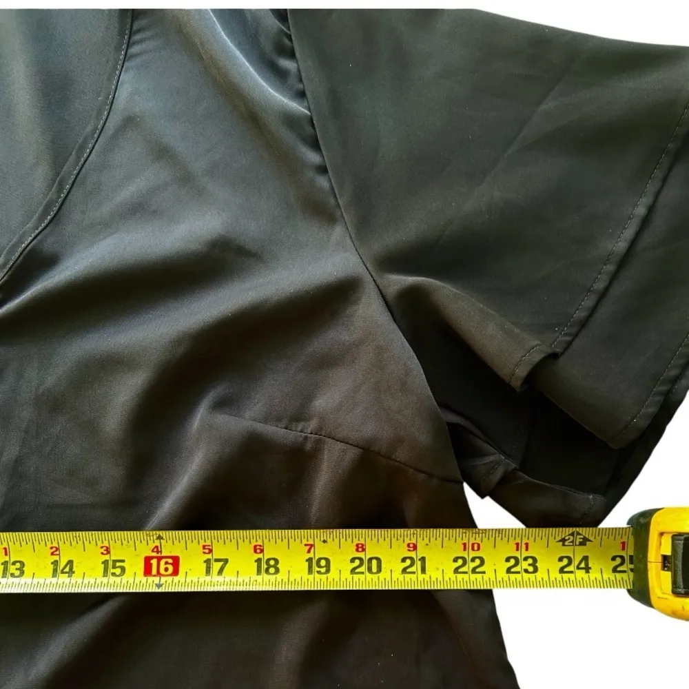 NWT! Black zipper O ring zipper ruffle black top size 10 or medium - Image 4