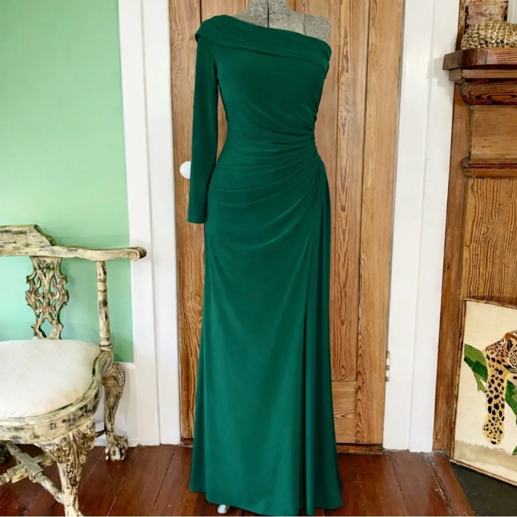 Leena for Mac Duggal Emerald Green One-Shoulder Ruched Gown with Slit Size 8 π - Image 2