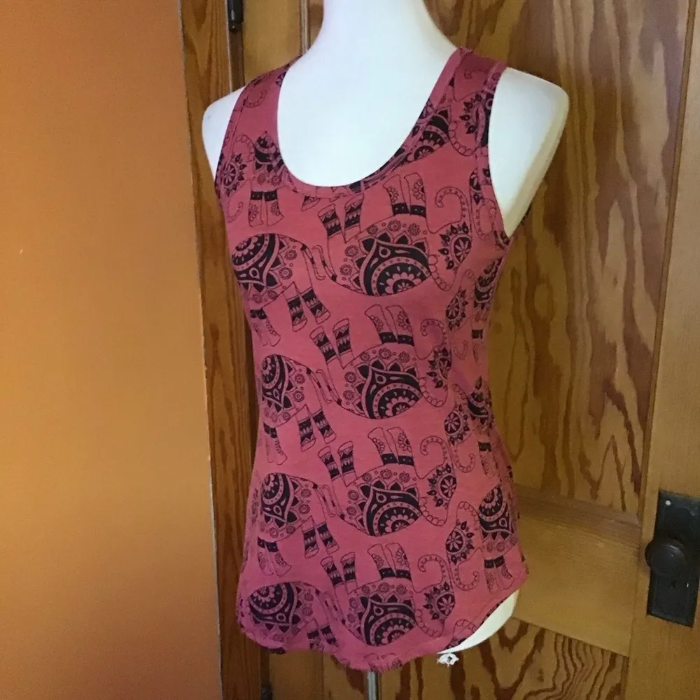 3 for 20 $ bundle Lularoe elephants tank top - Image 7