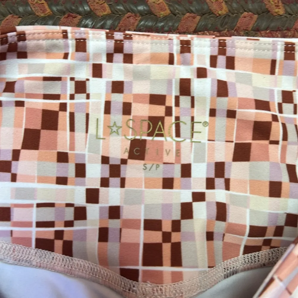 L*SPACE ACTIVE HOT TO TROT GEOMETRIC PRINT LEGGINGS - Image 3