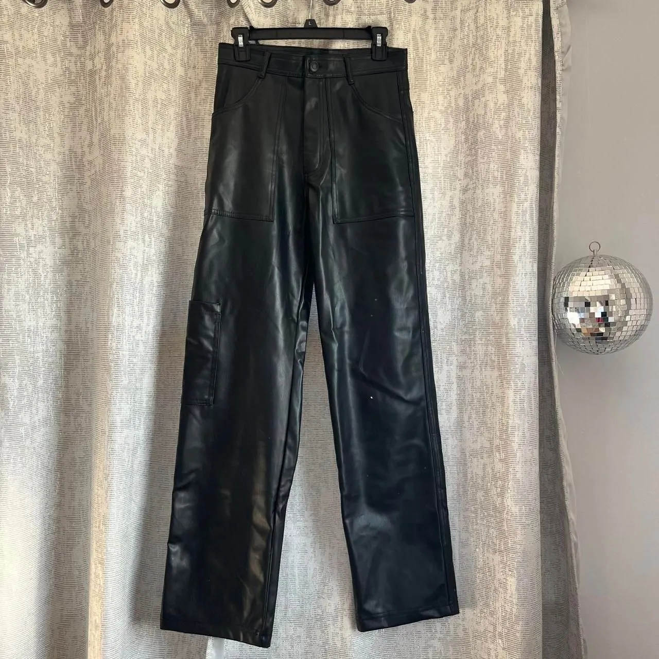 ZARA Black Faux Leather High-Rise Full Length Straight Cargo Pants Size Small - Image 4