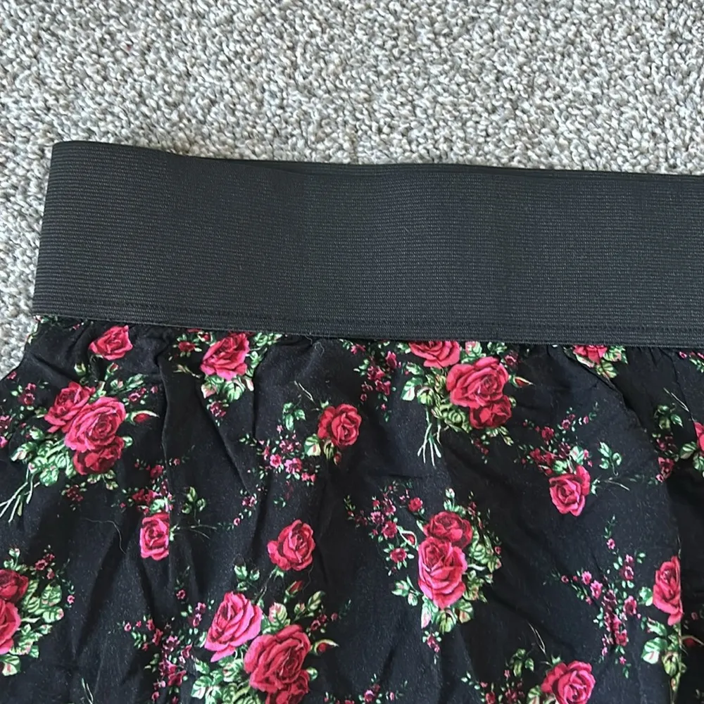Mini Skirt Copper Key Black & Hot Pink Rose Print Small - Image 3