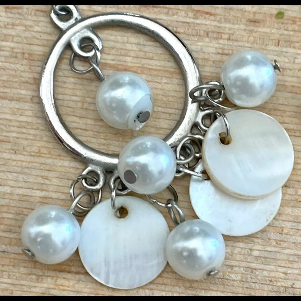 Pearl charm dangle earrings - Image 3