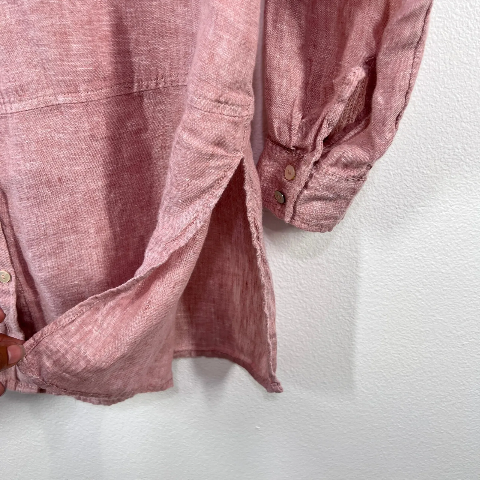 Tahari Essentials Pink 100% Linen Button Front Roll-Tab Blouse Top Womens‎ Large - Image 8