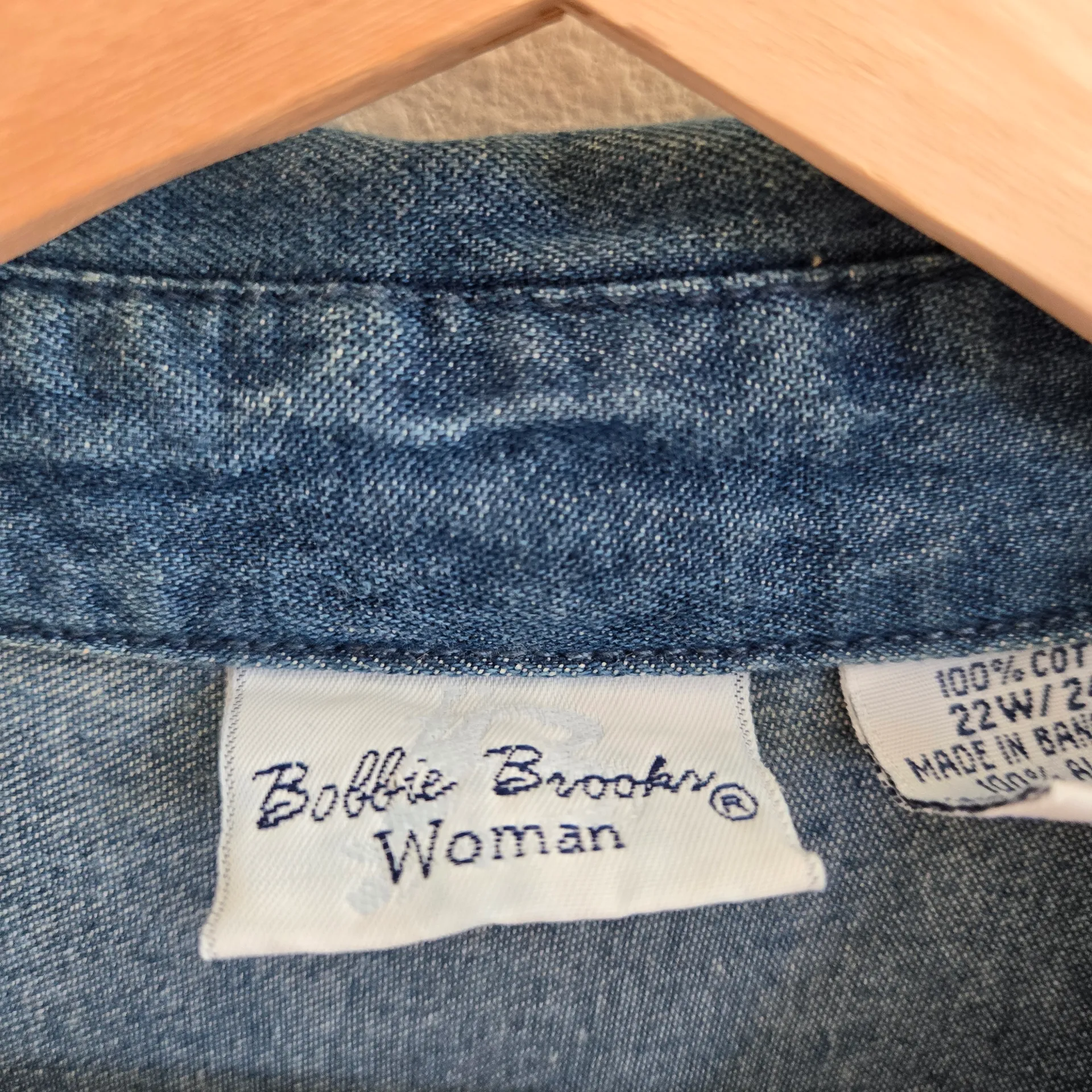 Bobby Brooks Vintage Embroidered Denim Shirt with Fall Floral Accents 22w Blue - Image 2