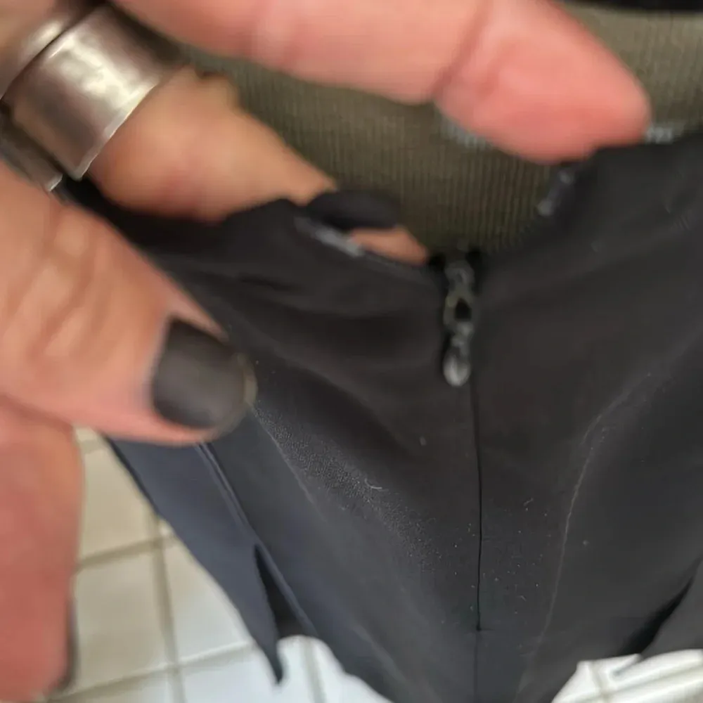 RARE. Armani NWT silk blend split panel skirt NWT size 6 black - Image 6