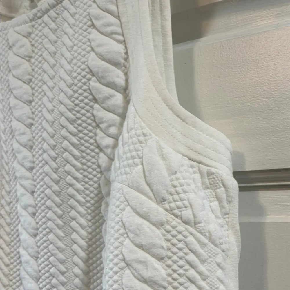 Bordeaux White Textured Herringbone Quilted Tank Top - Size Small - Image 5