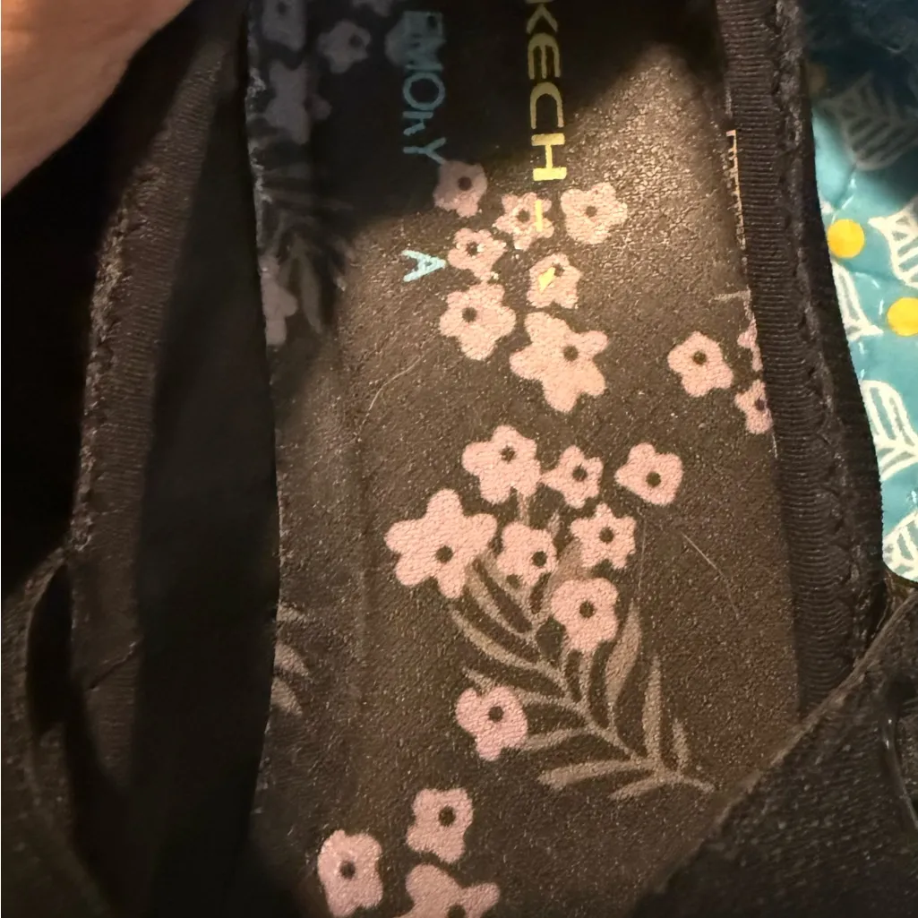 Skechers Women's Black Textured Flats - Image 5