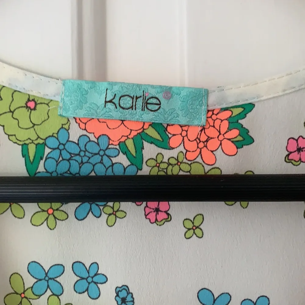 Karlie, Like New Flowy Tank Top - Image 2