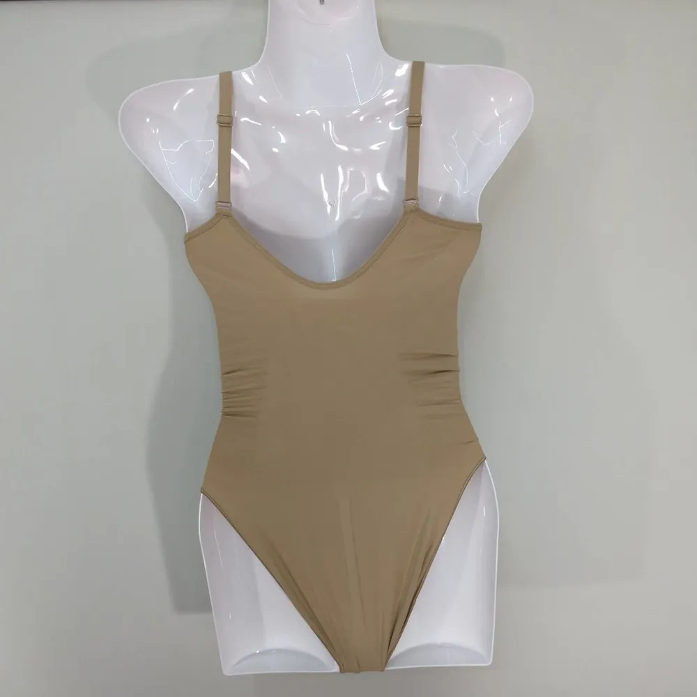 SKIMS SEAMLESS SCULPT  BRIEF BODYSUIT‎ | NWOT | S/M - Image 4