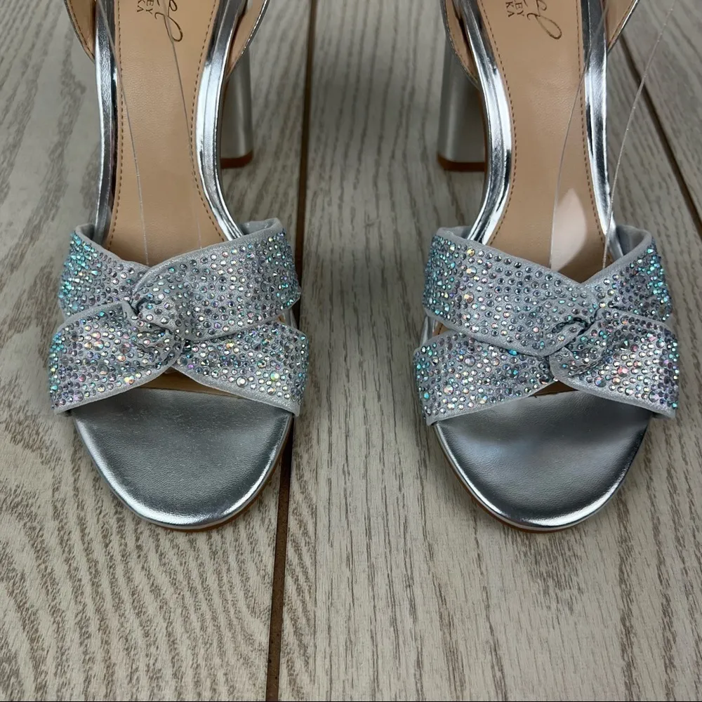 Jewel Badgley Mischka Gem Nicoline Evening Sandals 8.5M Metallic Silver Size 8.5 - Image 3