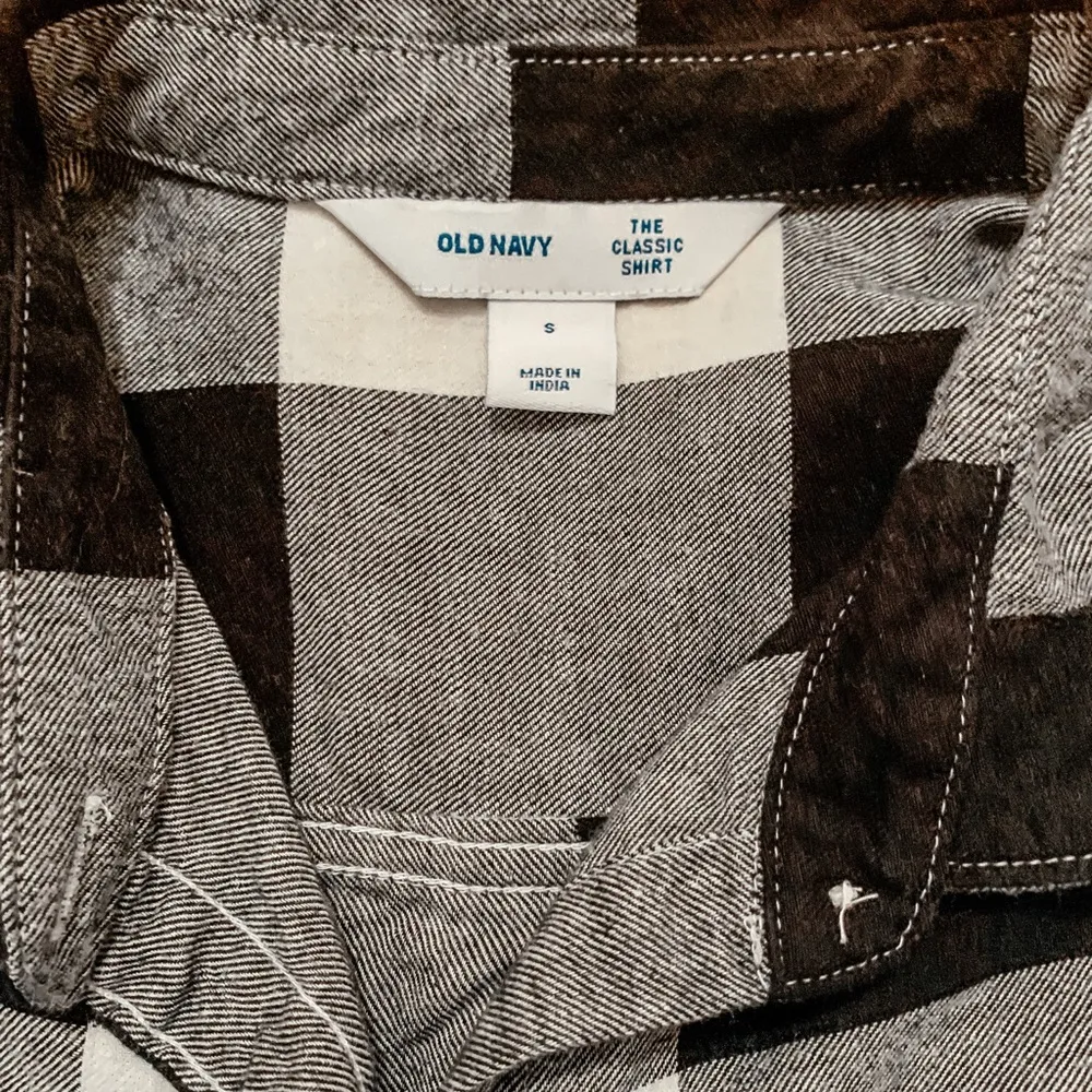 Old navy buffalo plaid button down - Image 2