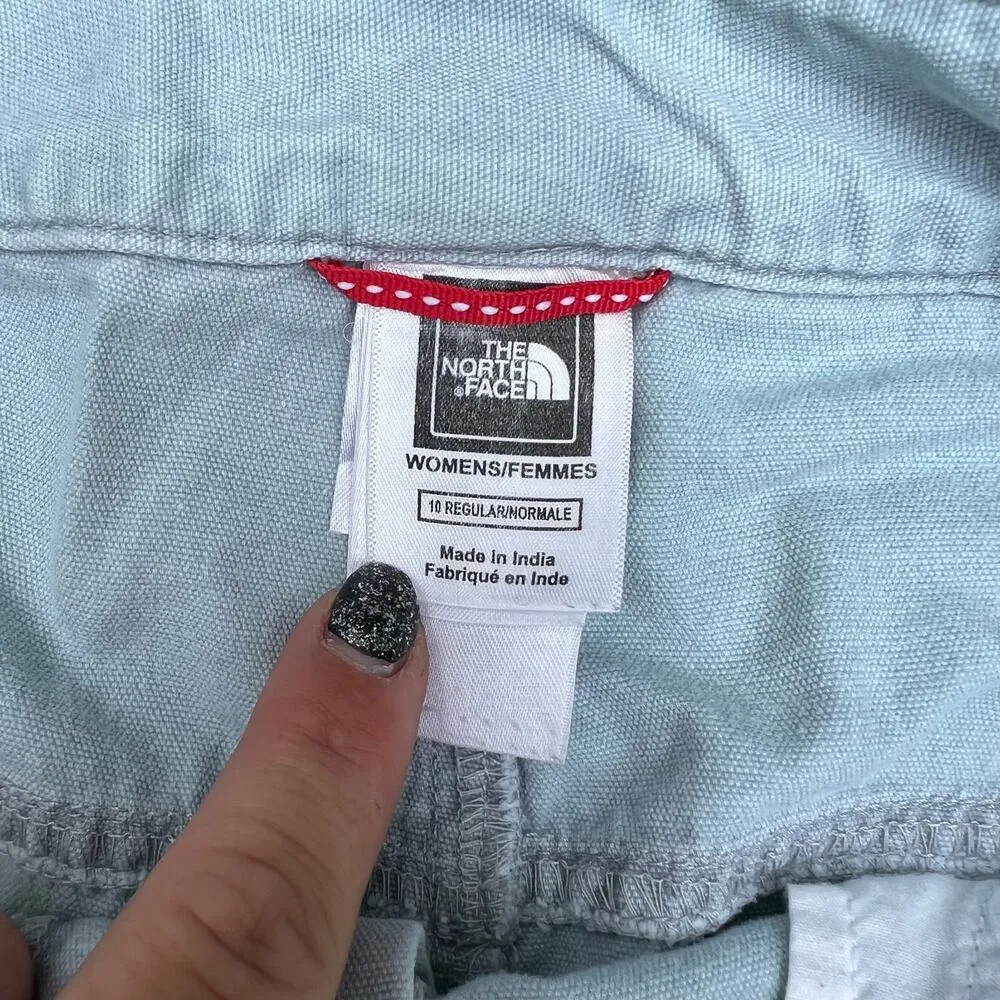 The North Face pale blue cotton cargo pocket casual shorts Size 10 - Image 5