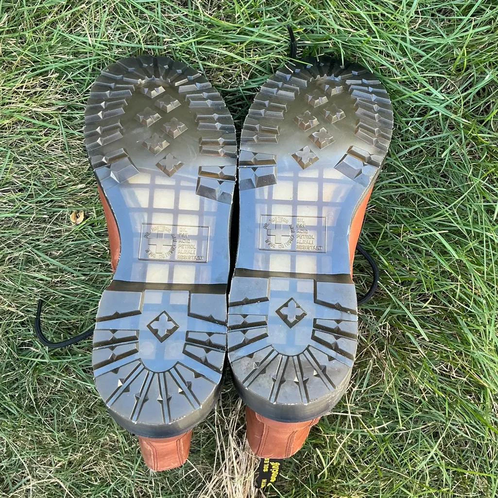 Warm Dr.MARTENS fur lined boots 🥾🥾 - Image 8