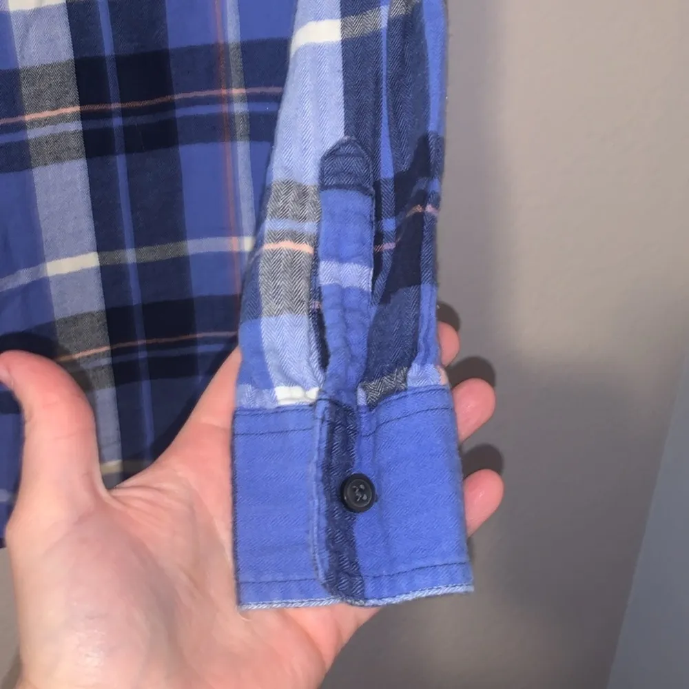 Old Navy blue plaid long sleeve button down The Classic Shirt - Image 4