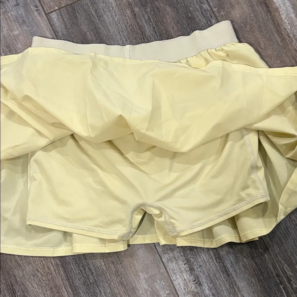 ALO Yoga Light Yellow Skater Skirt Small - Image 5