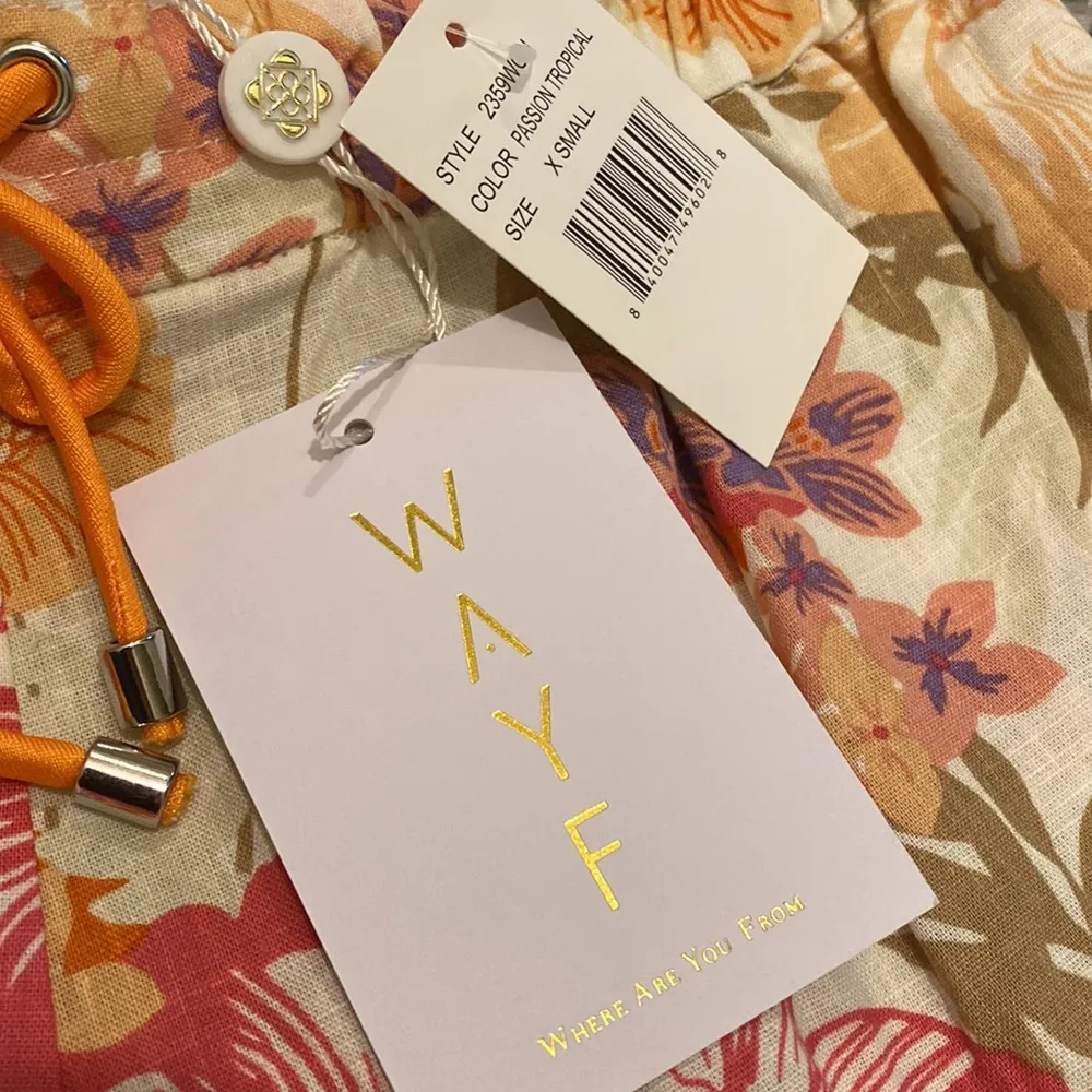 NWT WAYF Linen Blend Tropical Floral Shorts - Image 2