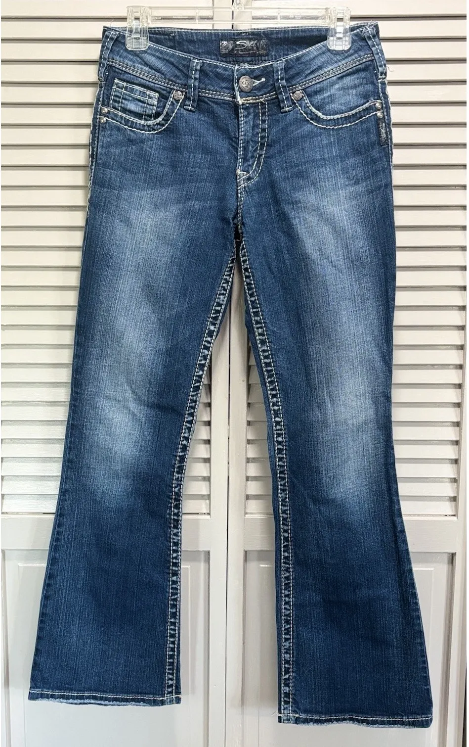 Silver Jeans Suki Bootcut Med Wash Low Rise Embroidery Size 27x30 Western Boho - Image 1